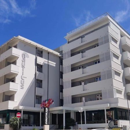 Hotel Nautilus Cattolica Luaran gambar