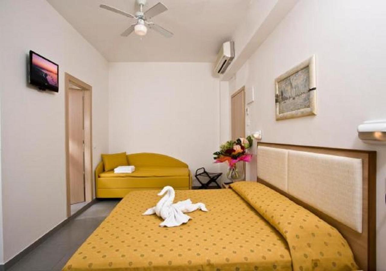 Hotel Nautilus Cattolica Bilik gambar