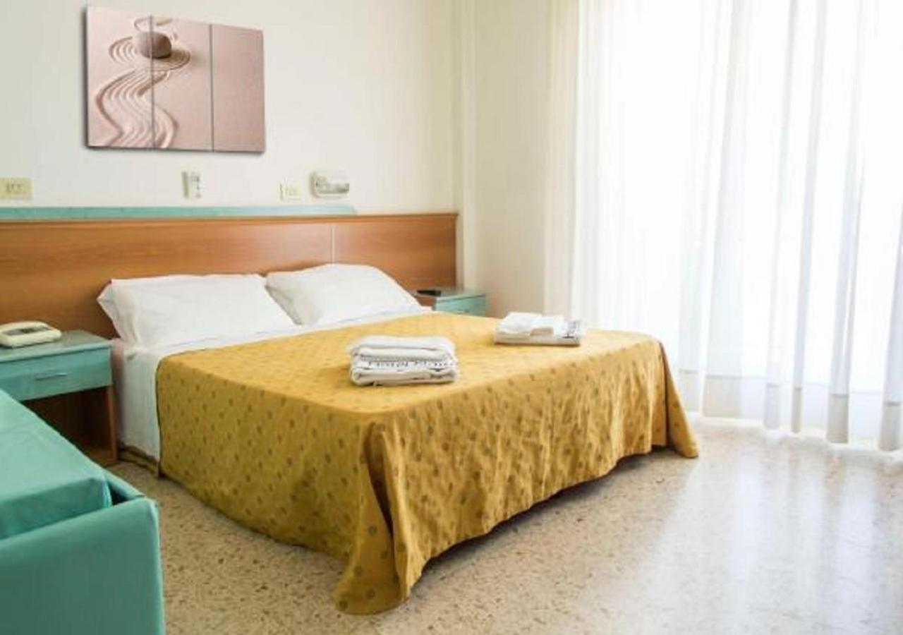 Hotel Nautilus Cattolica Luaran gambar